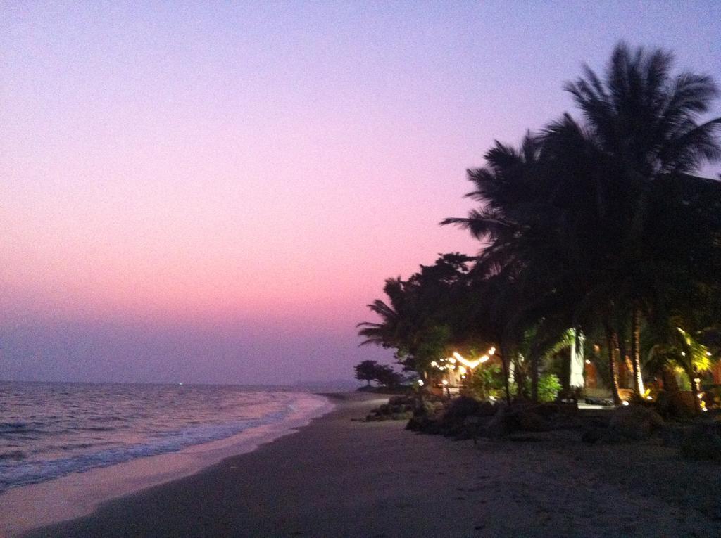 Grandblue Condominium 307 Pool-Seaview Maephim Rayong Mae Phim Buitenkant foto